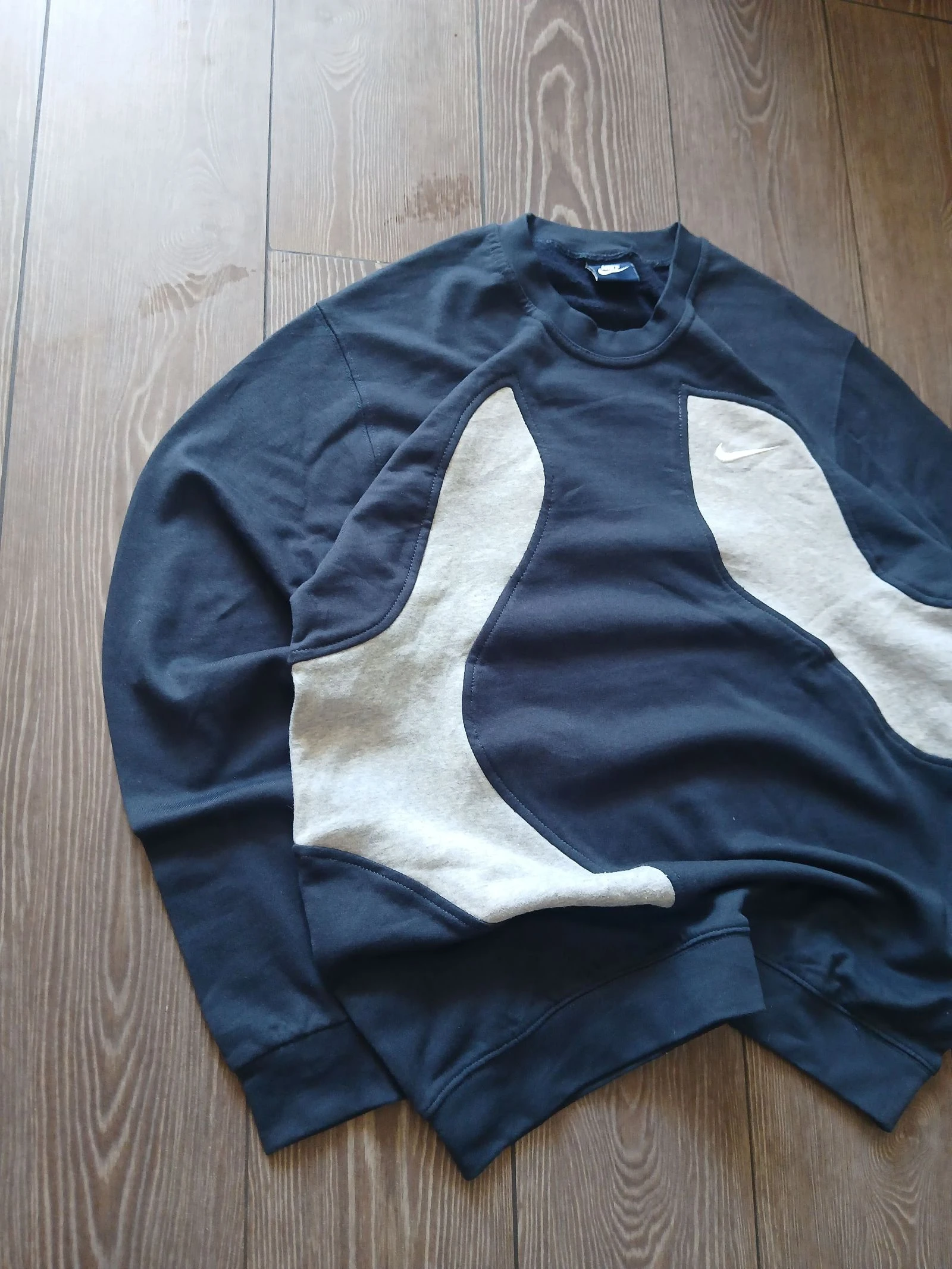 Camiseta Nike Custom Rework Cinza Marinho Tamanho M Y2K Streetwear Gola Redonda – photo 2